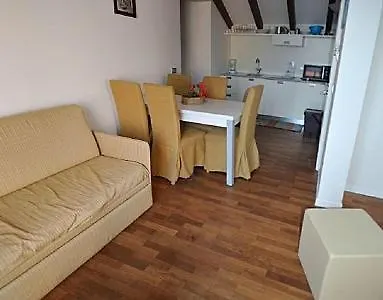 Apartment Sleeps 5 Pool Wifi Meina