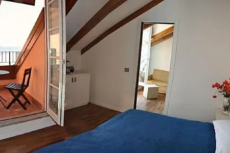 Apartment Sleeps 5 Pool Wifi Meina