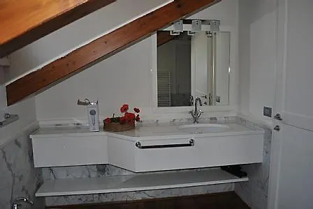Sleeps 5 Pool Wifi Apartment *